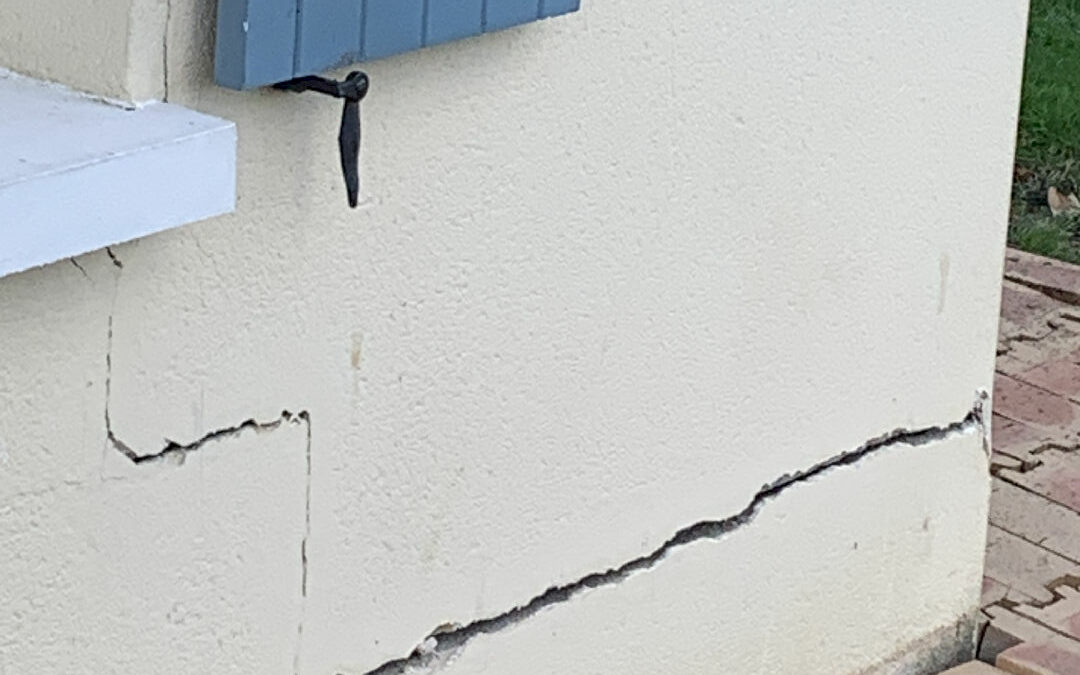 Expertise d&rsquo;assuré sur maison individuelle avec fissures et malfaçons à Anse, Villefranche