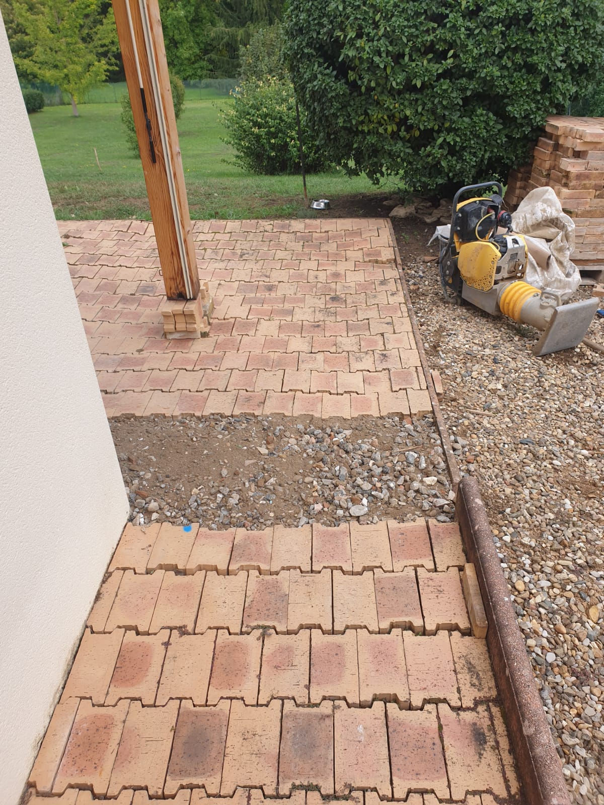 Terrasse et pourtour de la maison Terrasse et pourtour de la maison